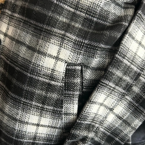 H&M Black And White Plaid Long Button Down Jacket/ Shacket Women’s Size XS - Picture 12 of 14